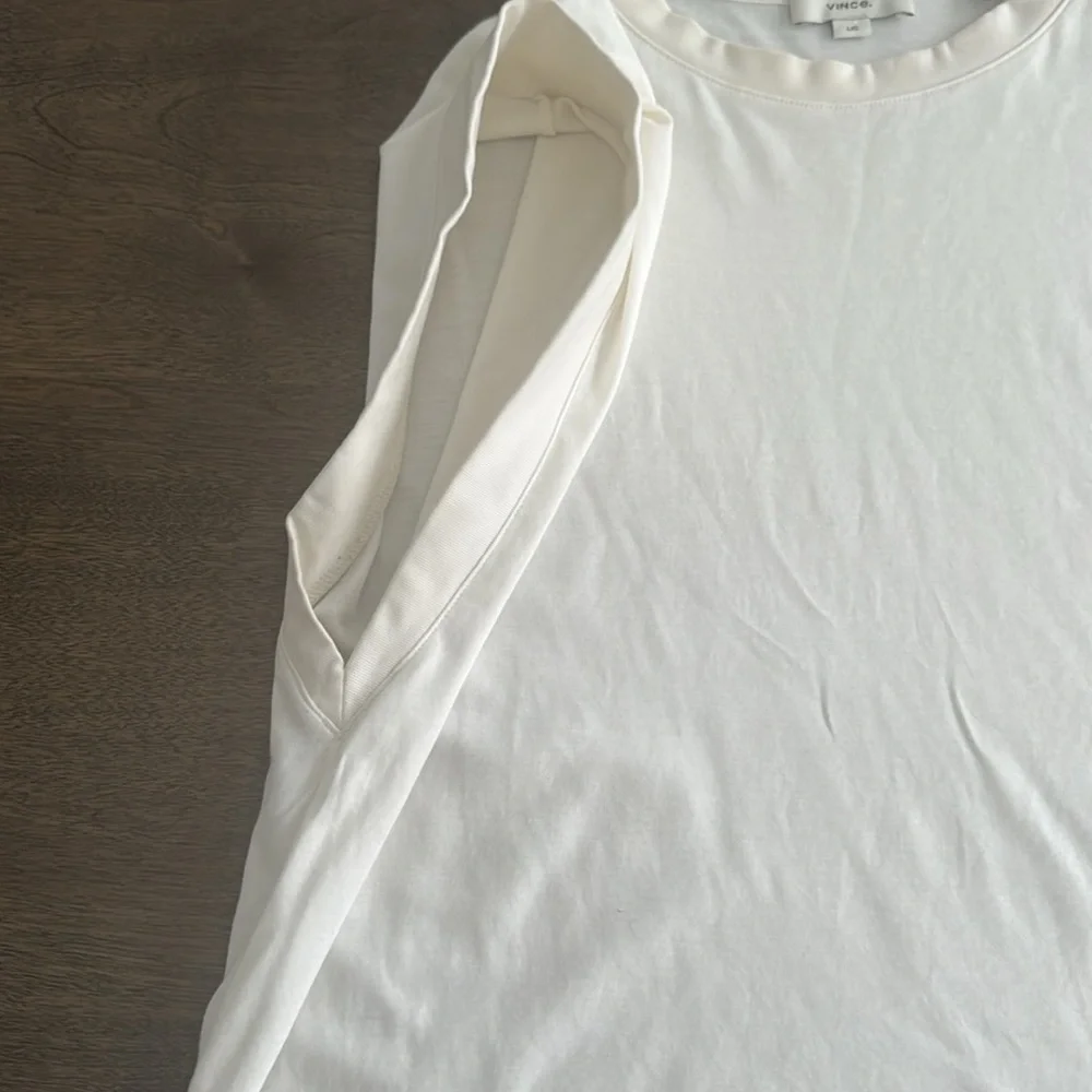 Vince white  “muscle tee” - Picture 4 of 9